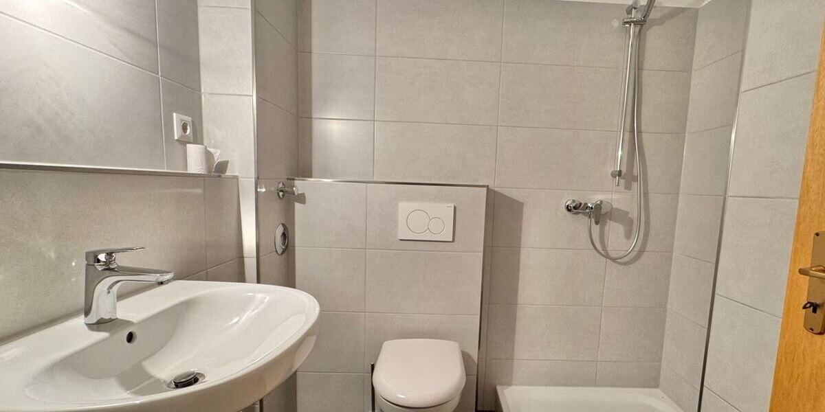 ... mit Dusche.