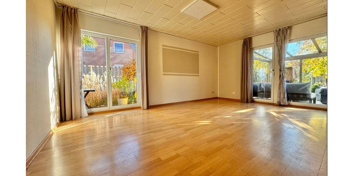 Großzügiges Wohnzimmer…