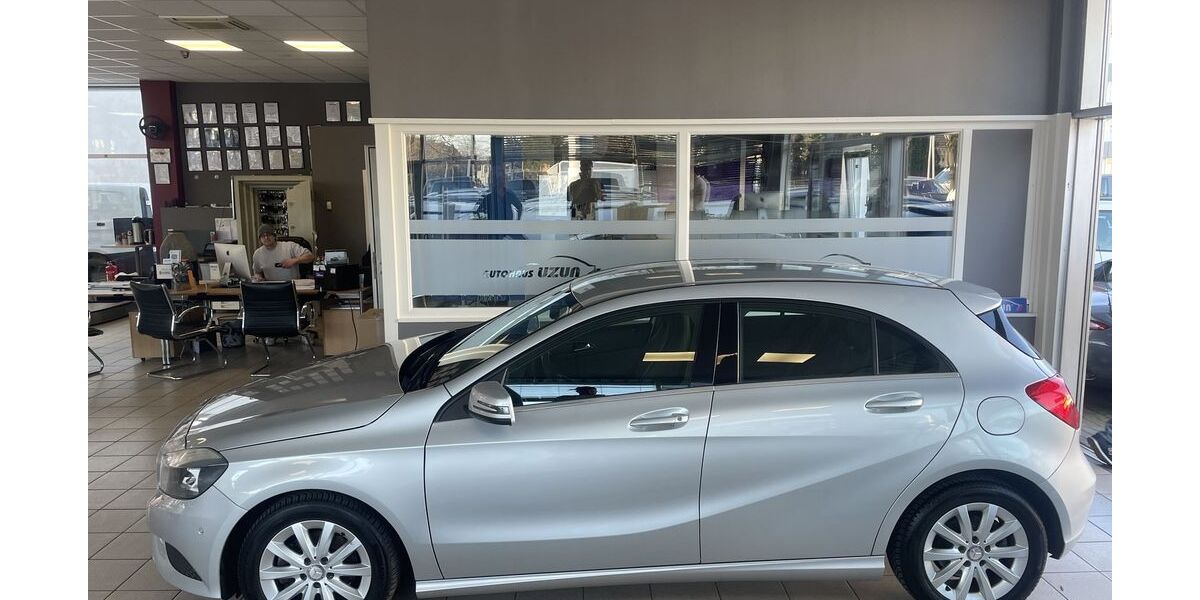 Mercedes-Benz A 180 142.429 km 9.990 &euro; Hannover 30419