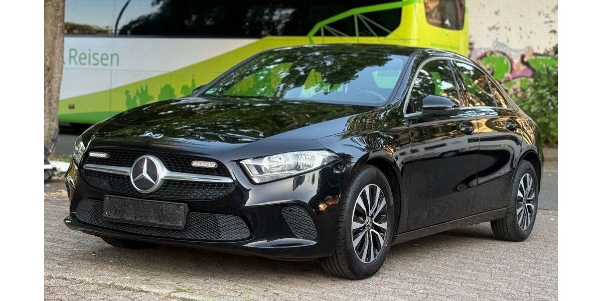 Mercedes-Benz A 180 215.476 km 13.490 &euro; Langenhagen 30855