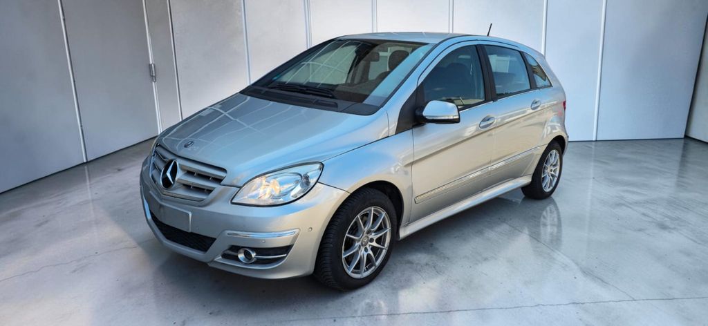 Mercedes-Benz B 180 172.000 km 5.490 &euro; Hannover 30179