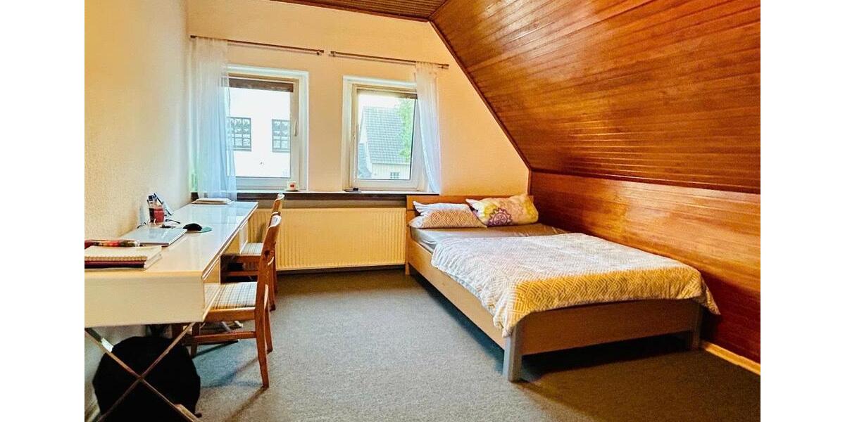 Dachgeschoßwohnung Hannover Buchholz-Kleefeld - 1 Zimmer, 18 m&sup2;, 800&euro; | Angebot:27614640